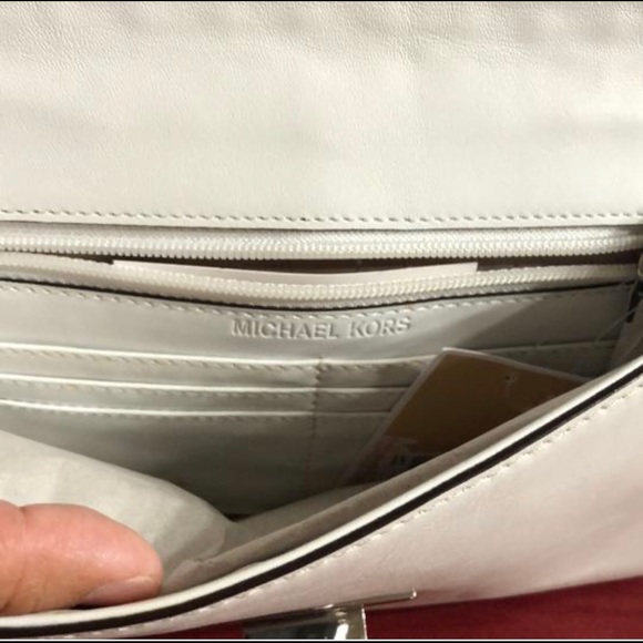 MICHAEL KORS NATALIA TILE GENUINE LEATHER CLUTCH - Picture 6 of 13